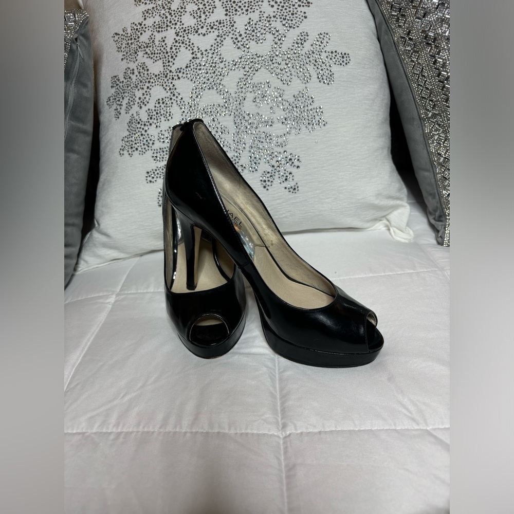 Michael Kors size 8